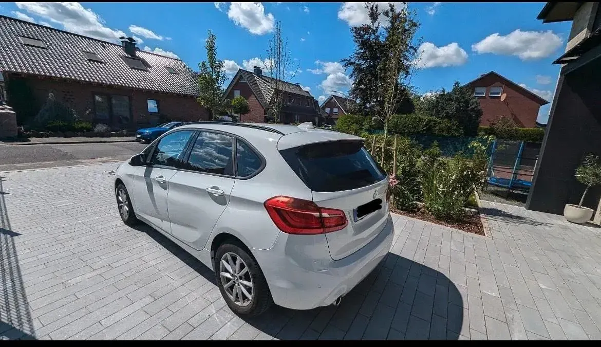 Gebraucht BMW 216 Advantage 109 PS (80 kW) 2019 Weiß Van / Kleinbus