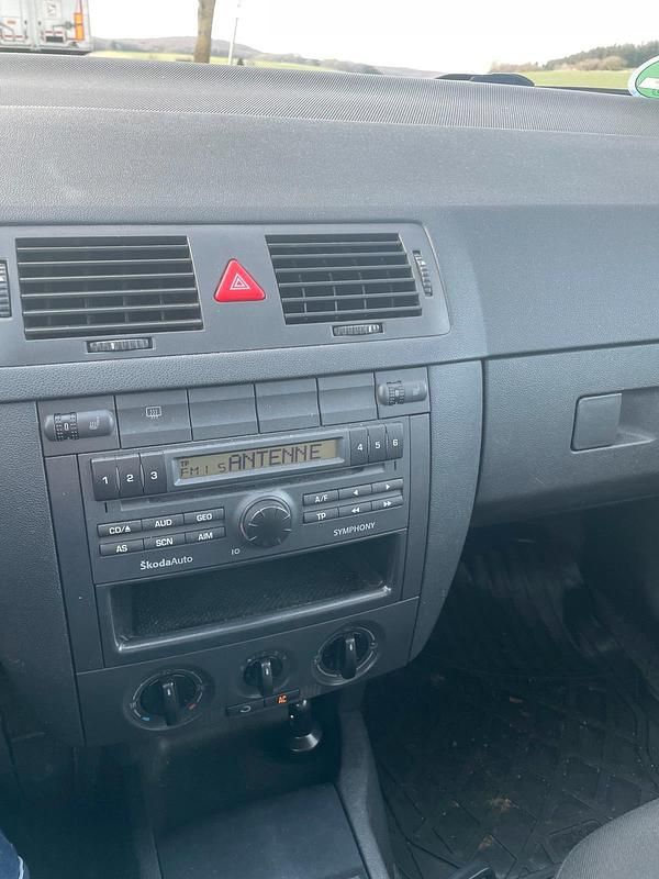 Gebraucht Skoda Fabia 2005 Silber Kleinwagen