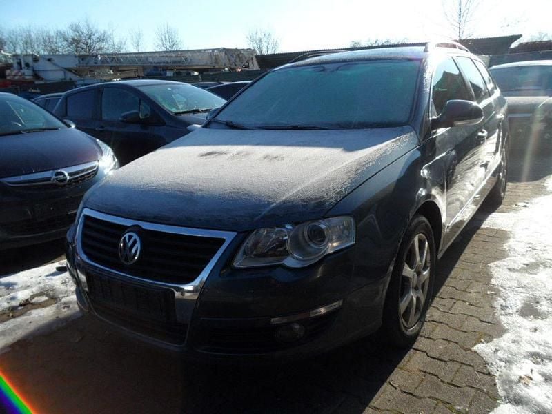 Grau Gebraucht 2010 VW Passat Comfortline Kombi | 3.999 € (Fairer Preis) - Bild 1/4