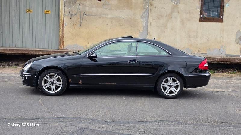 Gebraucht Mercedes CLK280 231 PS (169 kW) 2008 Schwarz Coupé
