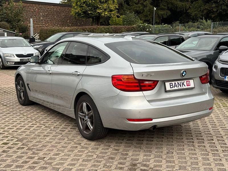 Gebraucht BMW 318 Gran Turismo 143 PS (105 kW) 2015 Silber Limousine