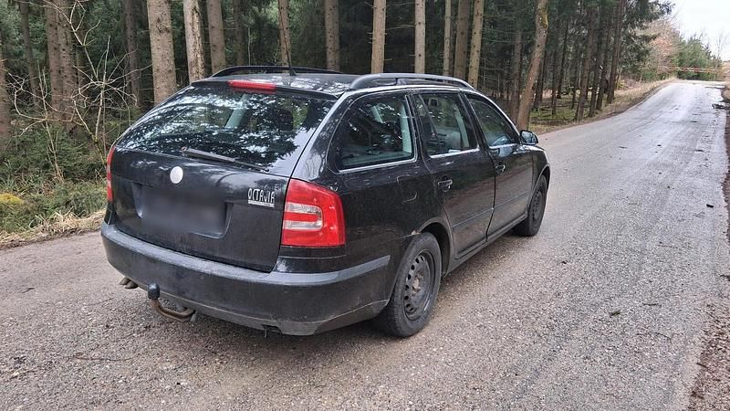 Gebraucht Skoda Octavia 105 PS (77 kW) 2008 Schwarz Kombi