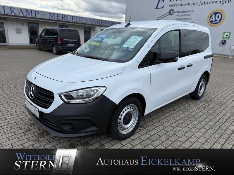 Weiß Gebraucht 2023 Mercedes Citan 113 Kombi | 24.990 € (Fairer Preis) - Bild 1/4