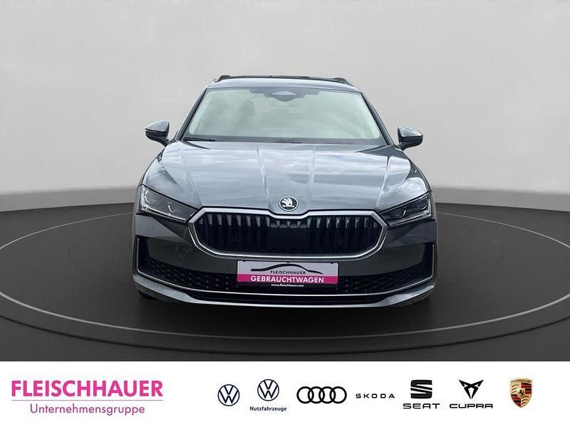 Gebraucht Skoda Superb Selection 150 PS (110 kW) 2024 Graphite grau metallic Kombi