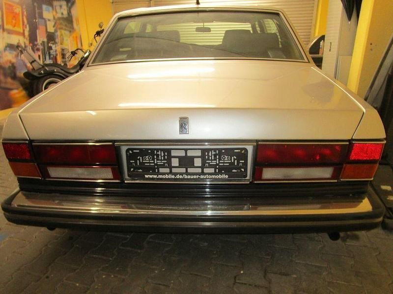 Gebraucht Rolls Royce Silver Spirit 201 PS (147 kW) 1983 Silber / dunkelblau Limousine