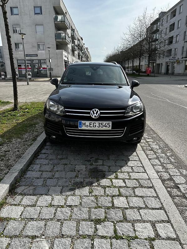 Schwarz Gebraucht 2012 VW Touareg R-line SUV | 15.000 € (Teuer) - Bild 1/4