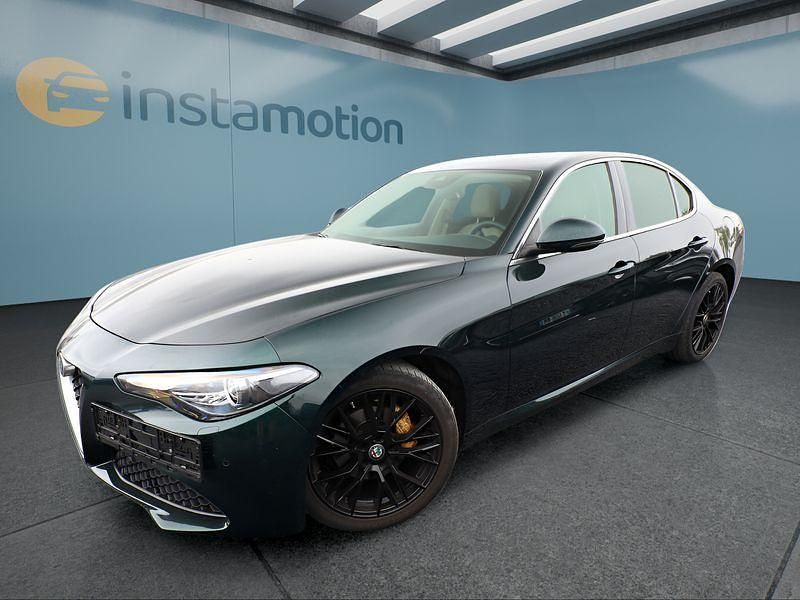 Grün Gebraucht 2020 Alfa Romeo Giulia Limousine | 33.449 € - Bild 1/4