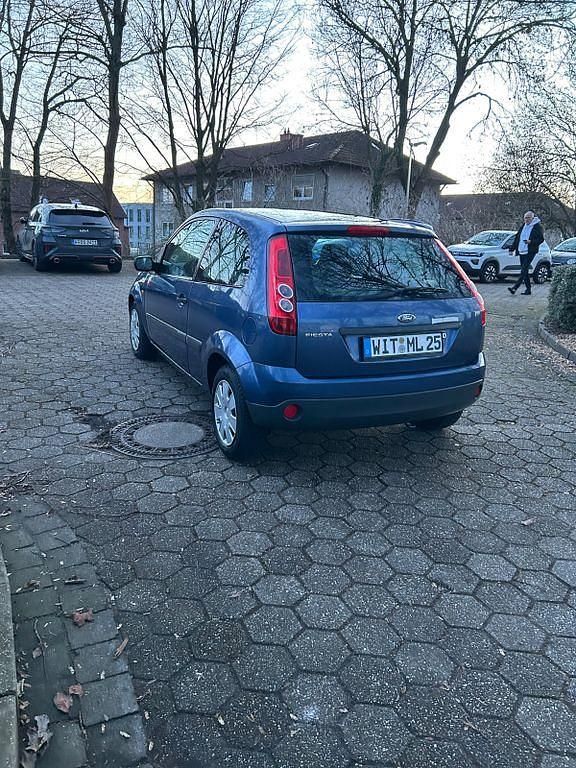 Gebraucht Ford Fiesta 60 PS (44 kW) 2006 Blau Kleinwagen