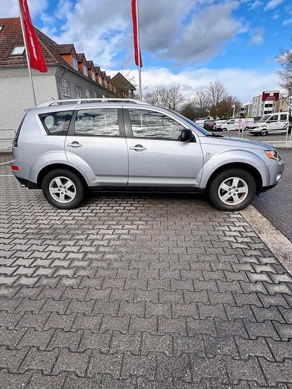Gebraucht Mitsubishi Outlander Invite 140 PS (102 kW) 2009 SUV