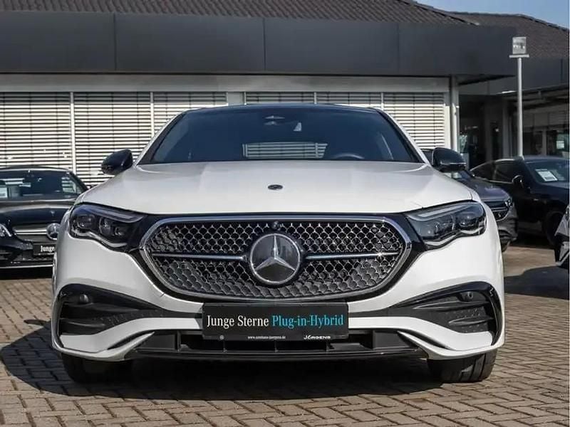 Gebraucht Mercedes E300 AMG 313 PS (230 kW) 2024 Weiss manufaktur lack manufakt Limousine