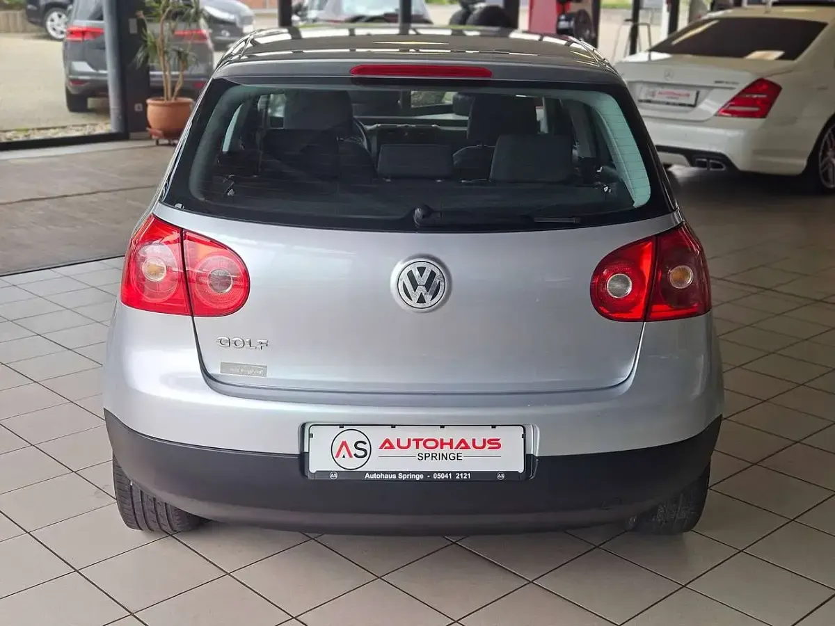 Gebraucht VW Golf IV Trendline 75 PS (55 kW) 2004 Reflexsilber metallic Kleinwagen