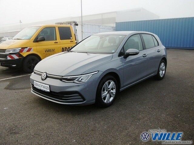 Mondsteingrau Gebraucht 2021 VW Golf VIII Life Limousine | 21.490 € (Etwas zu teuer) - Bild 1/2