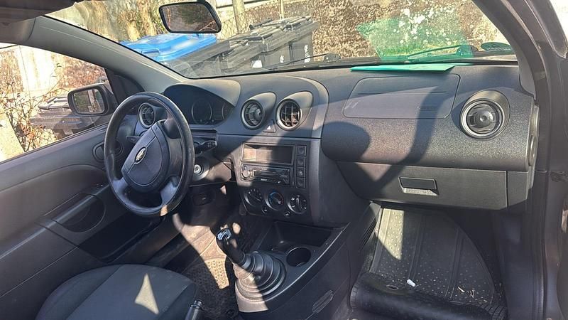 Gebraucht Ford Fiesta 60 PS (44 kW) 2005 Blau Kleinwagen