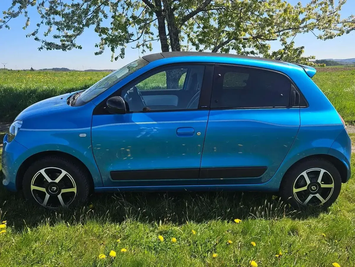 Używany Renault Twingo LIMITED 69 KM (50 kW) 2017 Niebieski Hatchback