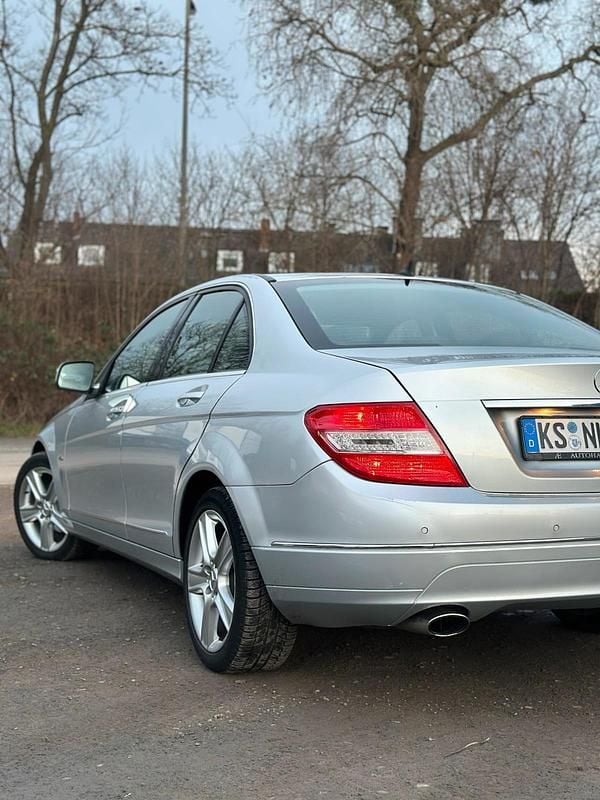 Silber Gebraucht 2007 Mercedes C220 Limousine | 7.999 € (Etwas zu teuer) - Bild 1/4