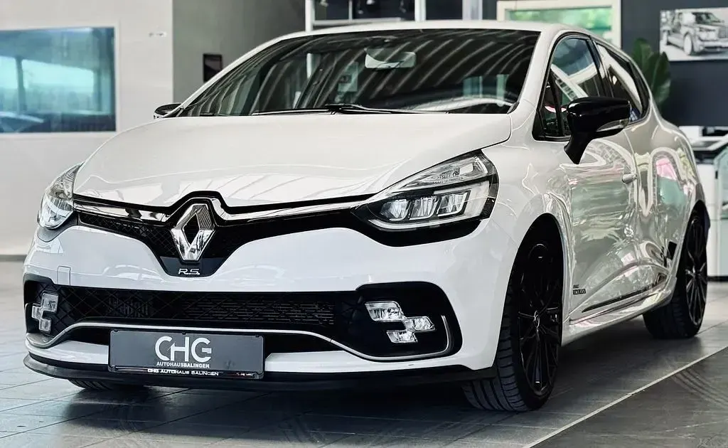 Gebraucht Renault Clio IV Trophy 220 PS (161 kW) 2017 Weiß Limousine