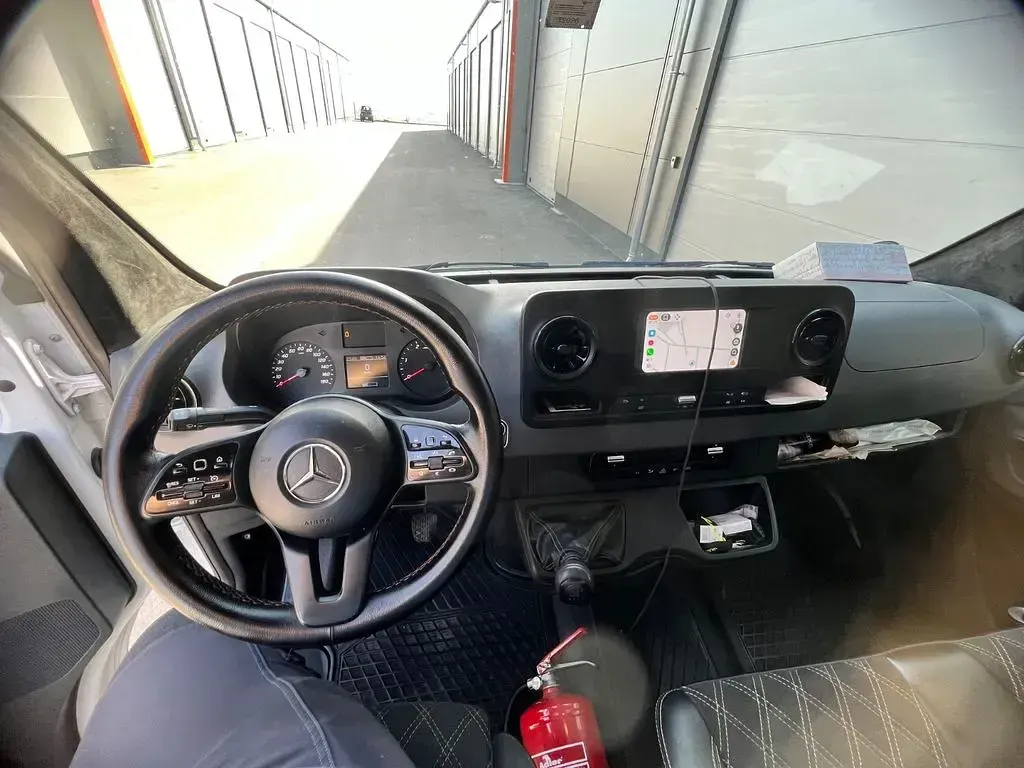 Używany Mercedes Sprinter 170 KM (125 kW) 2021 Biały Van