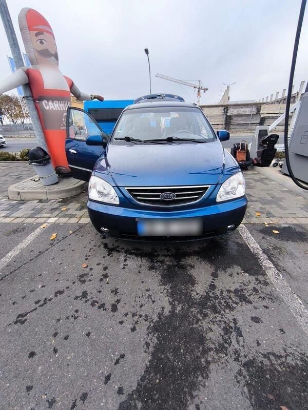 Blau Gebraucht 2006 Kia Carens EX Van / Kleinbus | 3.000 € (Etwas zu teuer) - Bild 1/4