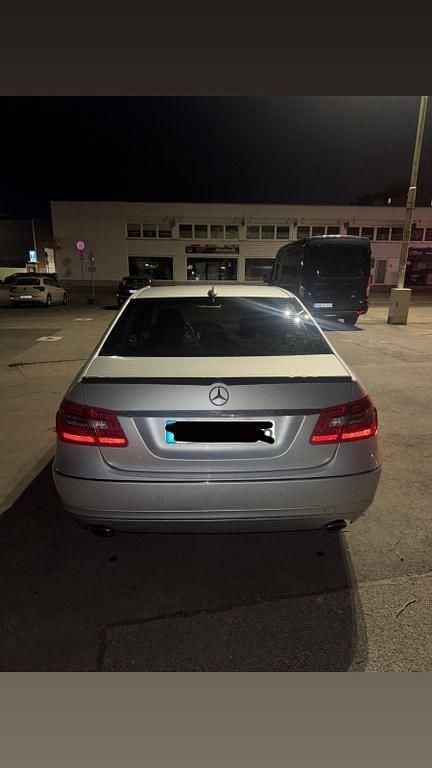 Gebraucht Mercedes E350 Elegance 292 PS (214 kW) 2009 Silber Limousine