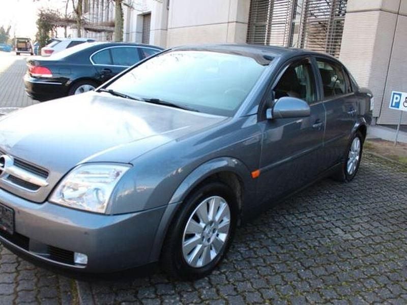 Grau Gebraucht 2002 Opel Vectra Elegance Limousine | 2.600 € (Fairer Preis) - Bild 1/4