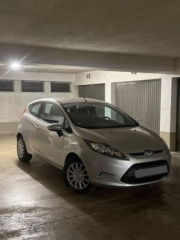 Gebraucht Ford Fiesta 80 PS (58 kW) 2009 Silber Kleinwagen