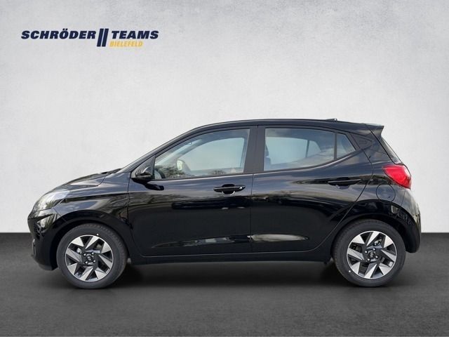 Gebraucht Hyundai i10 Trend 67 PS (49 kW) 2024 Schwarz Kleinwagen