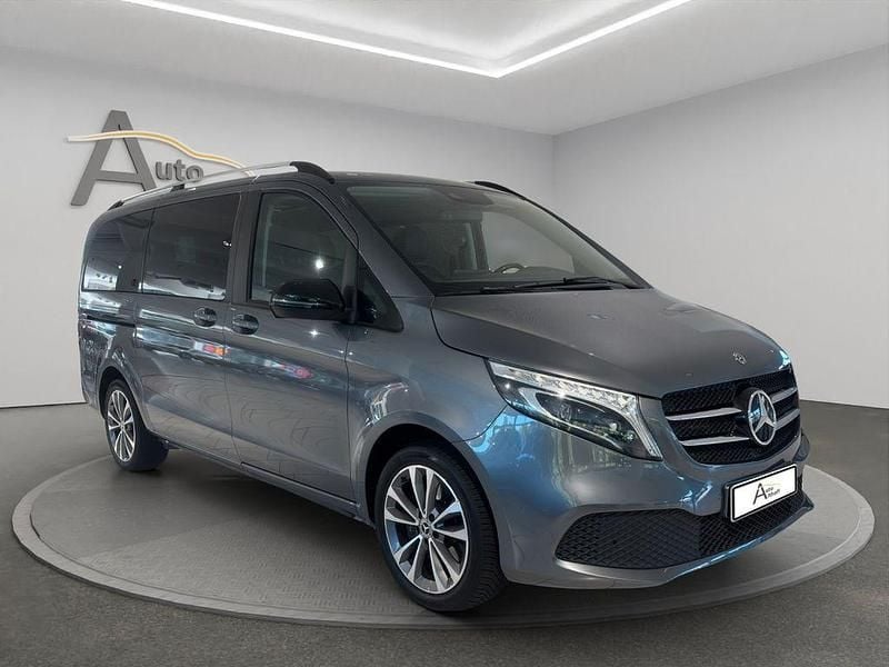 Grau Gebraucht 2020 Mercedes V250 Van / Kleinbus | 43.499 € (Guter Preis) - Bild 1/4