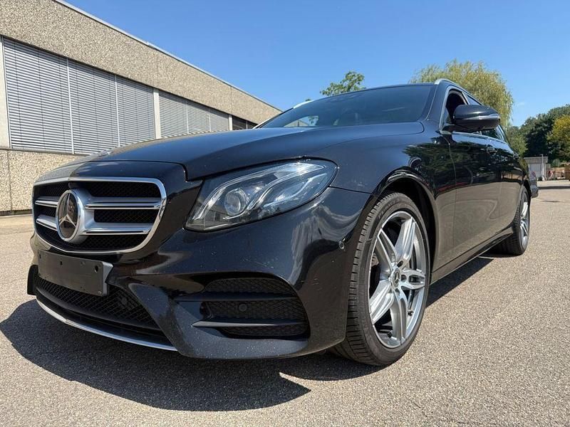 Schwarz Gebraucht 2018 Mercedes E350 AMG line Kombi | 23.400 € (Fairer Preis) - Bild 1/4