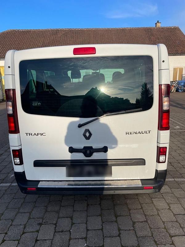 Gebraucht Renault Trafic 121 PS (88 kW) 2019 Weiß Van / Kleinbus
