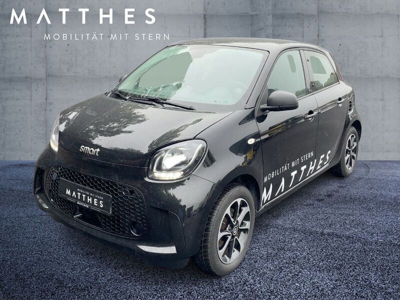 Black (uni) Gebraucht 2022 Smart ForFour Electric Drive Kleinwagen | 12.900 € (Teuer) - Bild 1/4