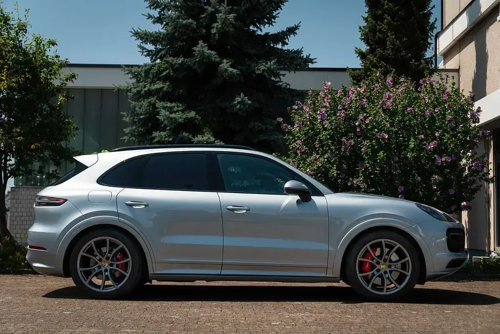 Gebraucht Porsche Cayenne GTS 460 PS (338 kW) 2021 Silber SUV
