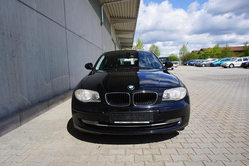 Gebraucht BMW 118 143 PS (105 kW) 2011 Schwarz ii Kleinwagen
