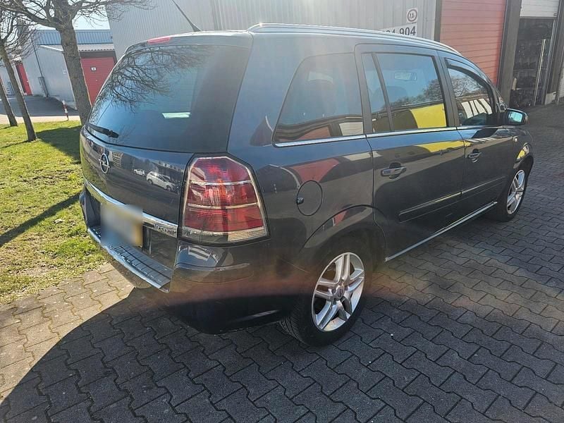 Gebraucht Opel Zafira 150 PS (110 kW) 2007 Grau Van / Kleinbus