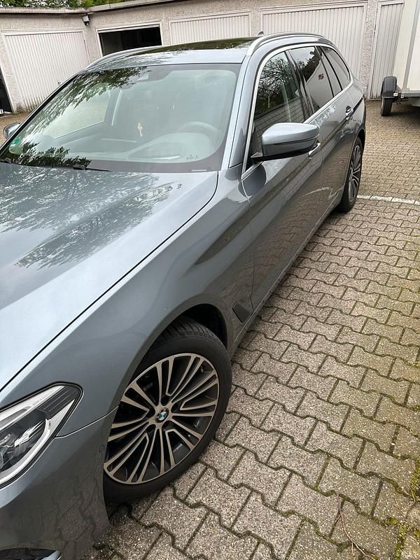 Gebraucht BMW 530 265 PS (194 kW) 2018 Grau Kombi