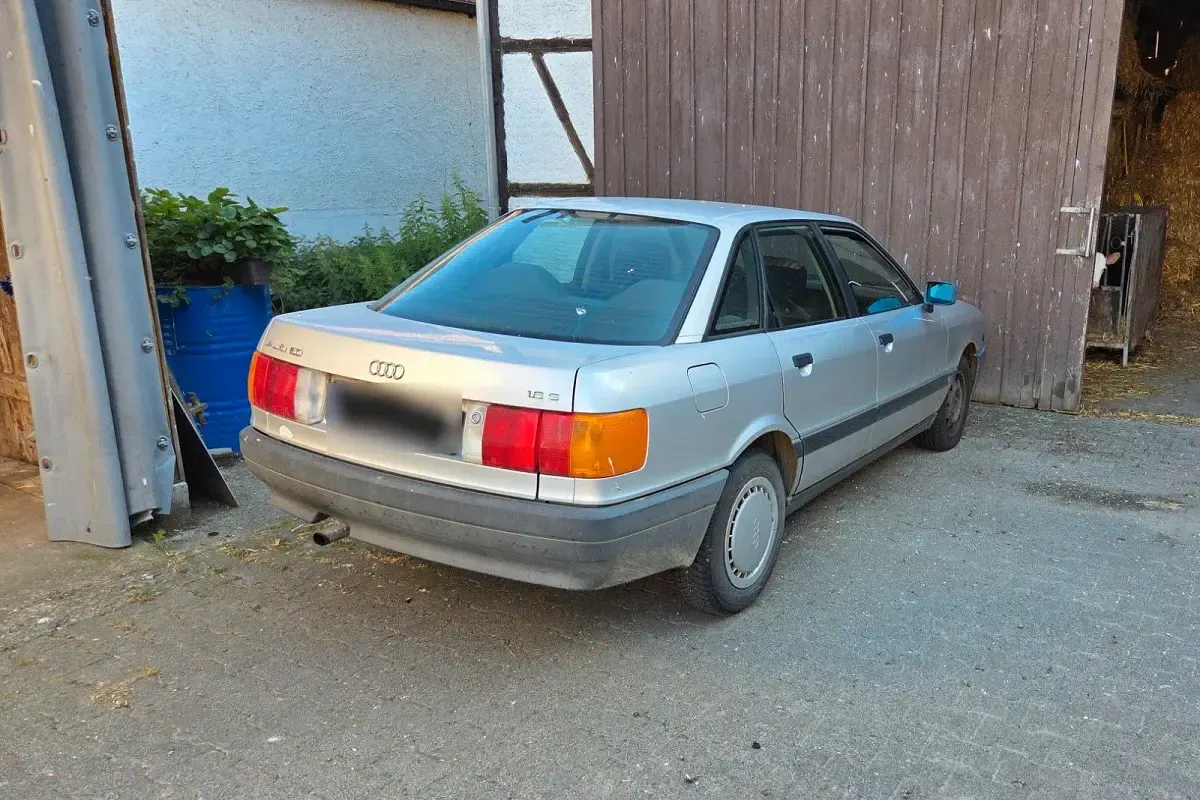 Gebraucht Audi 80 90 PS (66 kW) 1990 Silber Limousine