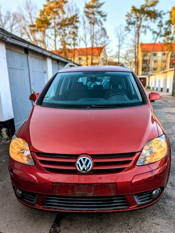 Gebraucht VW Golf Plus Cross 140 PS (102 kW) 2008 Rot Van / Kleinbus