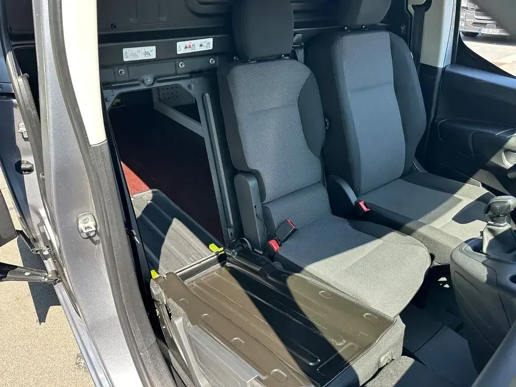 Gebraucht Citroën Berlingo 102 PS (75 kW) 2021 Grau Van / Kleinbus