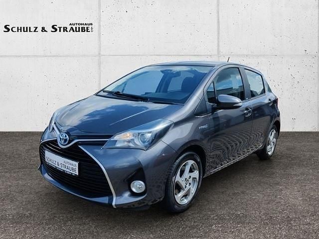 Grau Gebraucht 2017 Toyota Yaris Hybrid Edition-S Limousine | 12.590 € (Guter Preis) - Bild 1/4