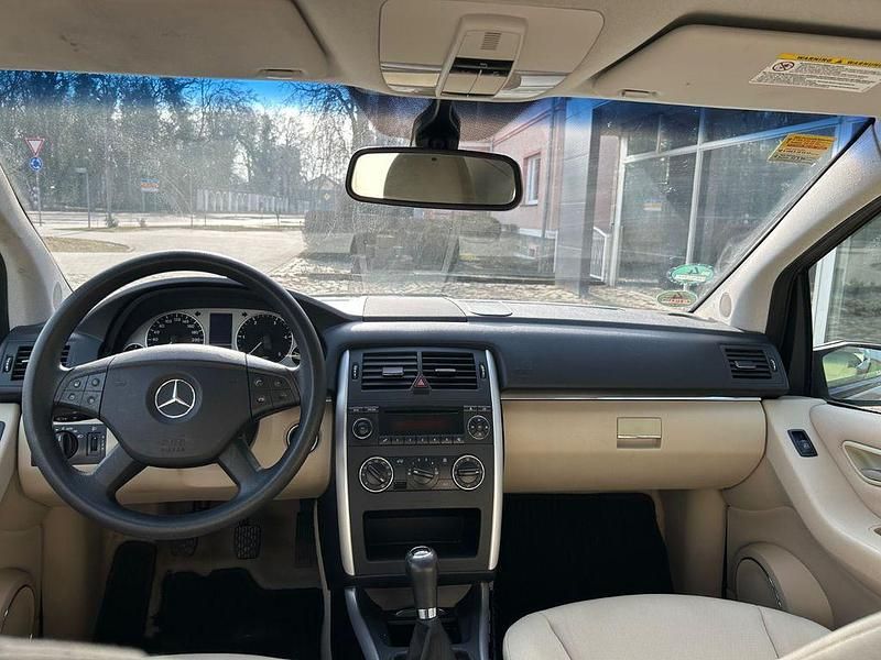 Gebraucht Mercedes B180 109 PS (80 kW) 2007 Gelb Van / Kleinbus