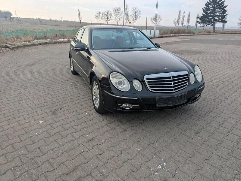 Gebraucht Mercedes E280 190 PS (139 kW) 2007 Schwarz Limousine