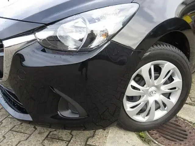 Gebraucht Mazda 2 75 PS (55 kW) 2016 Schwarz metallic Limousine