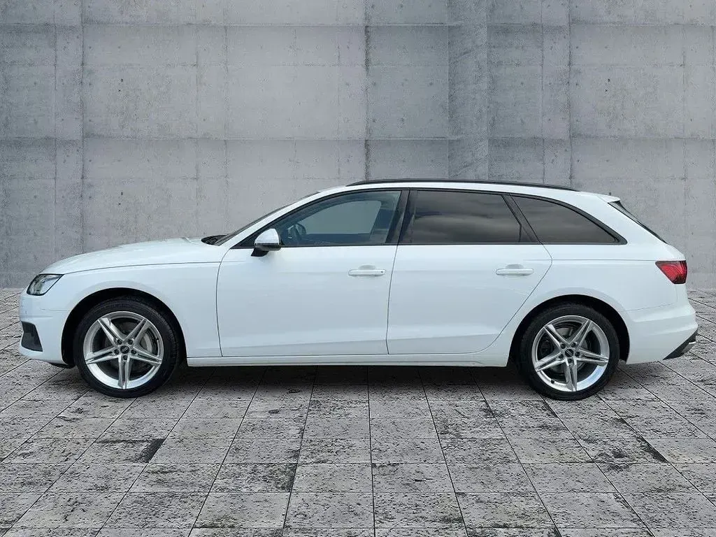 Używany Audi A4 Performance 204 KM (150 kW) 2023 Biały Kombi