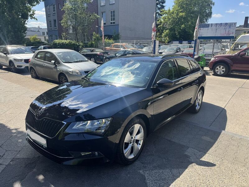 Schwarz Gebraucht 2016 Skoda Superb Ambition Kombi | 13.600 € (Fairer Preis) - Bild 1/4