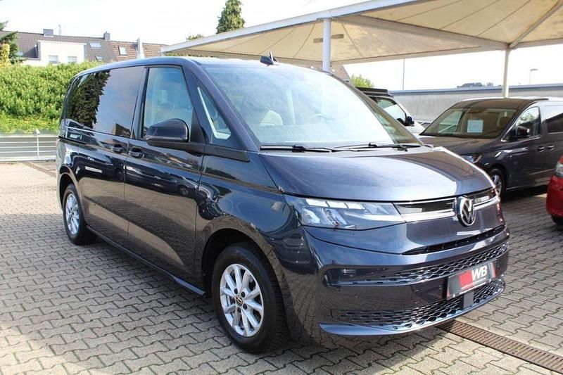 Gebraucht VW Multivan Life 150 PS (110 kW) 2024 Blau Van