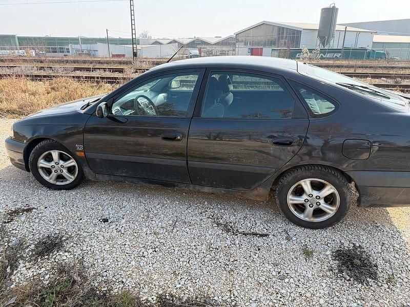 Gebraucht Toyota Avensis 150 PS (110 kW) 2001 Schwarz Limousine