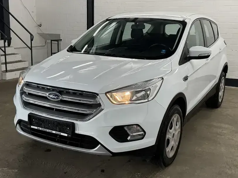 Używany Ford Kuga Trend 120 KM (88 kW) 2019 Biały SUV