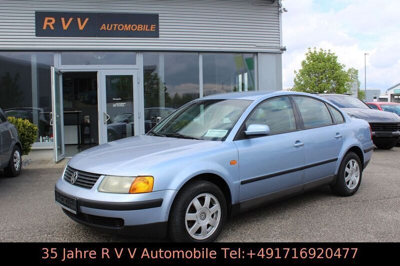 Blau Gebraucht 1996 VW Passat Highline Limousine | 777 € (Fairer Preis) - Bild 1/4