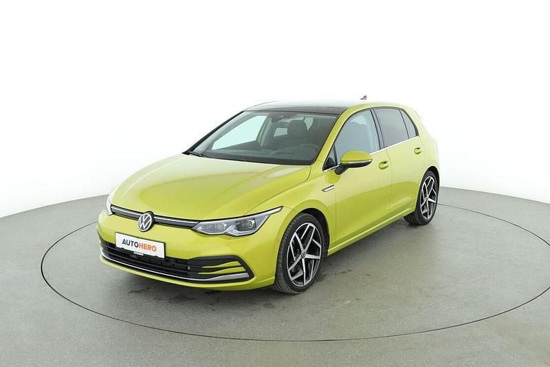 Gelb Gebraucht 2020 VW Golf VIII Style Limousine | 23.330 € (Fairer Preis) - Bild 1/3
