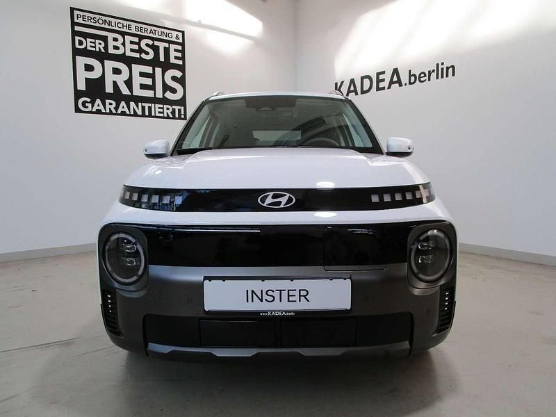 Gebraucht Hyundai Inster 85 kW (116 PS) 2025 Atlas white / sol Kleinwagen