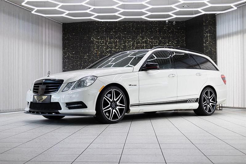 Weiß Gebraucht 2012 Mercedes E500 Elegance Kombi | 22.900 € (Etwas zu teuer) - Bild 1/4